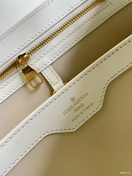 BB LOUIS CAPUCINES VUITTON 0815